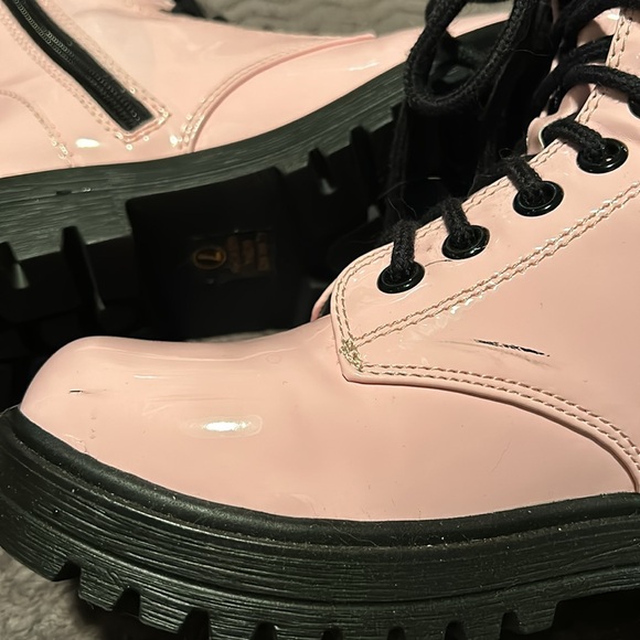 SODA Lace Up Girls Combat Boots, pink patent, size 7 - Picture 6 of 7